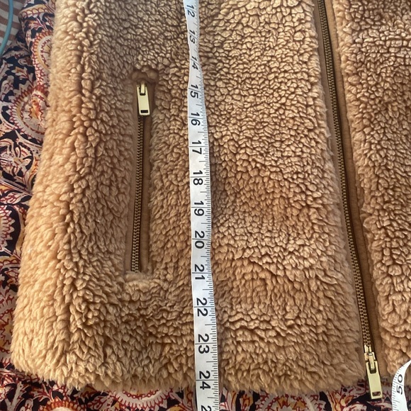 J.Crew faux Sherpa vest camel gold XS pockets two way zip - Picture 10 of 10